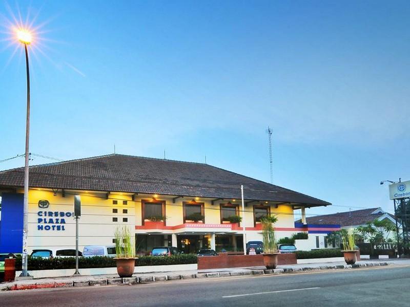 Hotel Cirebon Plaza צ'ירבון מראה חיצוני תמונה