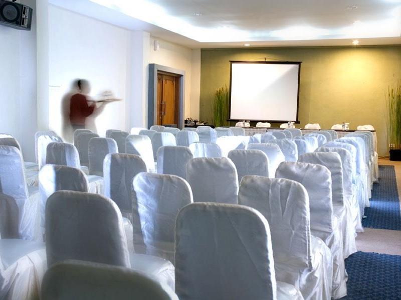 Hotel Cirebon Plaza צ'ירבון מראה חיצוני תמונה